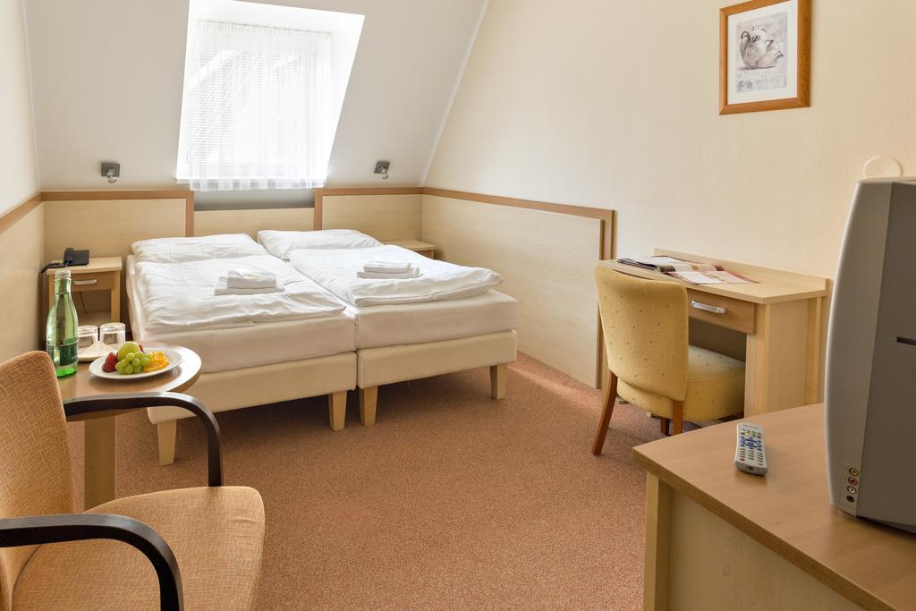Wellness Hotel Diana Velke Losiny Ngoại thất bức ảnh