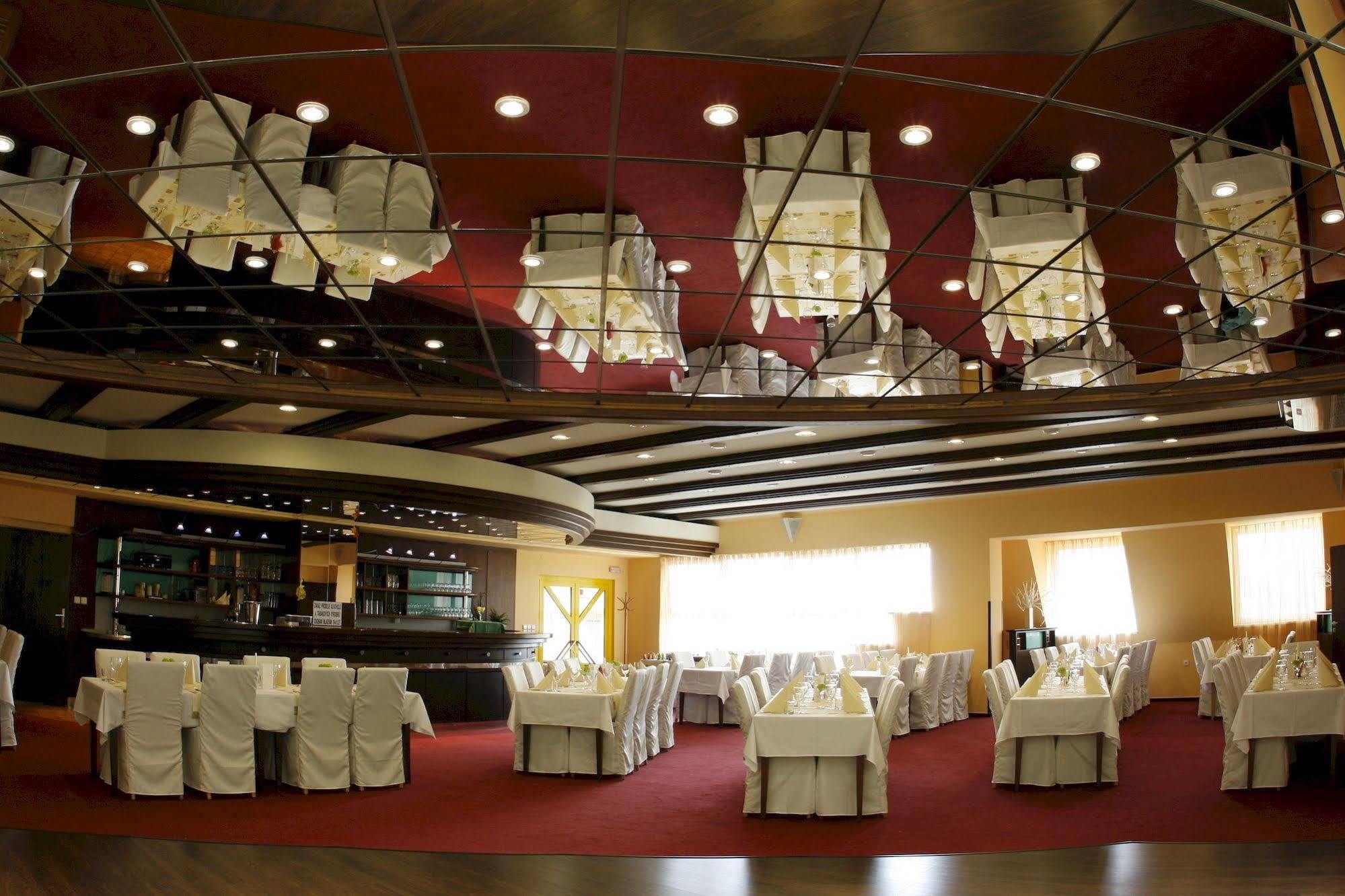 Wellness Hotel Diana Velke Losiny Ngoại thất bức ảnh