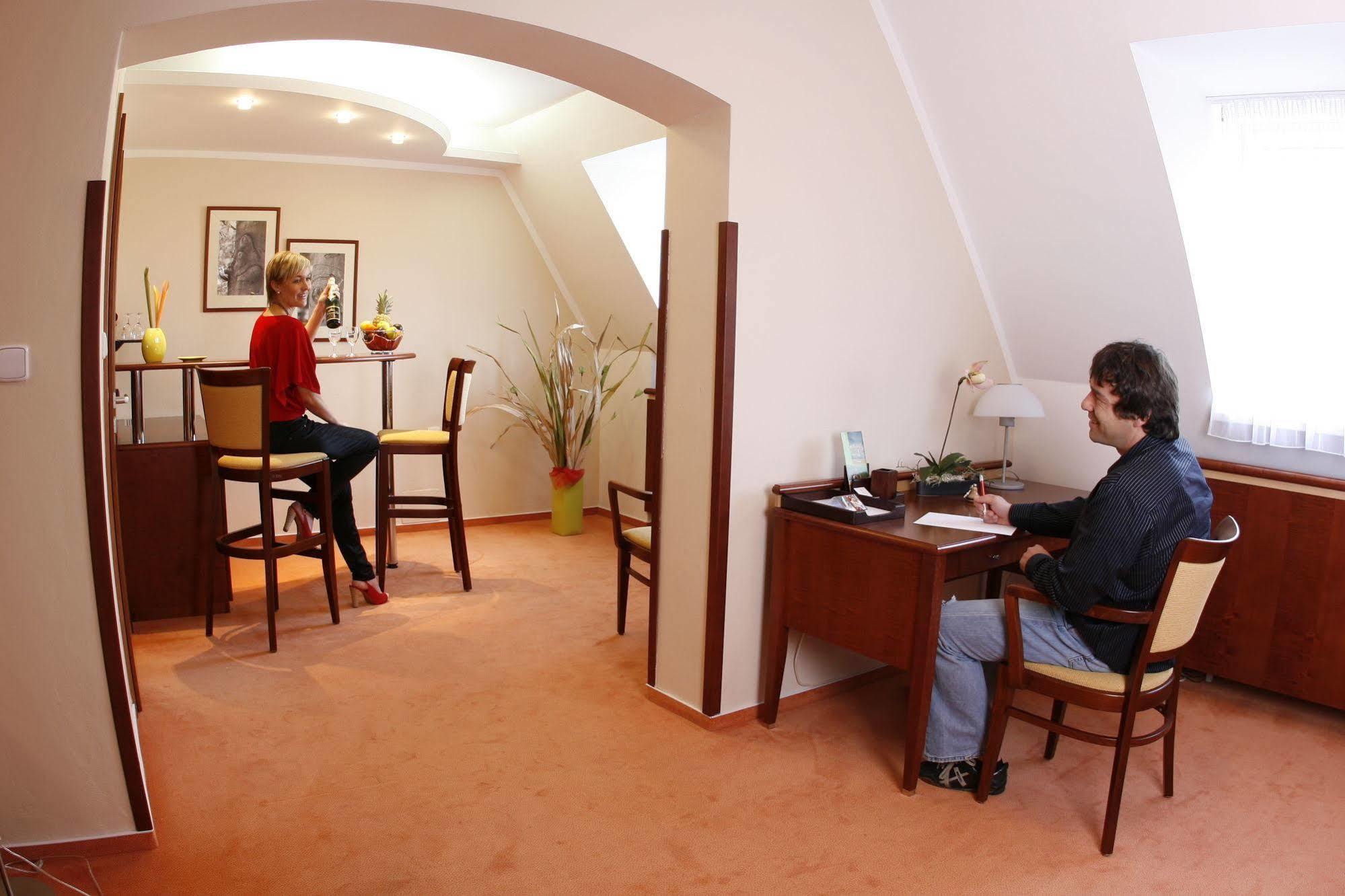 Wellness Hotel Diana Velke Losiny Ngoại thất bức ảnh